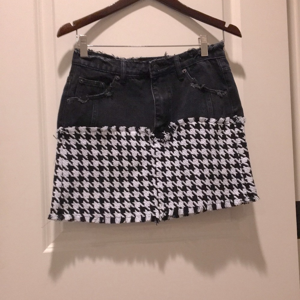 Rare Find! Signature8 distressed Black Jean/tweed gingham swiftie skirt size M
